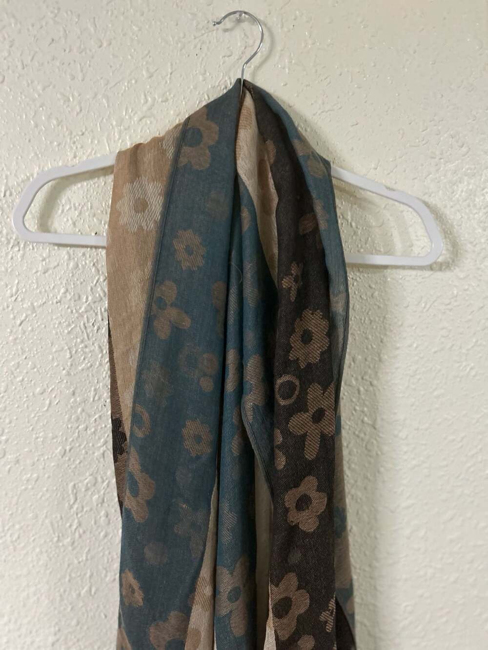 100% Cashmere Multicolor Flower Print Scarf Shawl with Fringe - Picture 3 of 6
